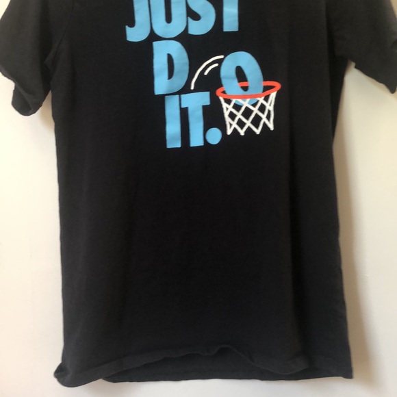 Nike Boys Black "Just Do It" Basketball Graphic Tee – Size XL - Picture 7 of 10